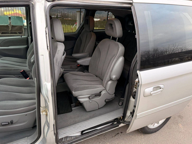 Chrysler Voyager, снимка 8 - Автомобили и джипове - 53216008