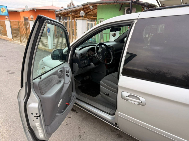 Chrysler Voyager, снимка 5 - Автомобили и джипове - 53216008