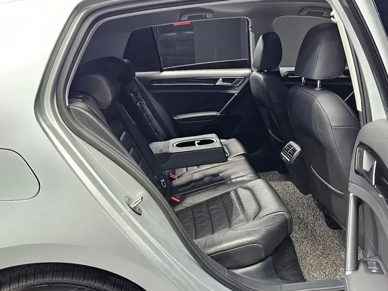 VW Golf 2.0 TDI, снимка 12 - Автомобили и джипове - 54300712