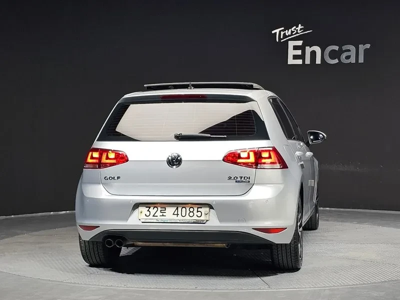 VW Golf 2.0 TDI, снимка 4 - Автомобили и джипове - 54300712