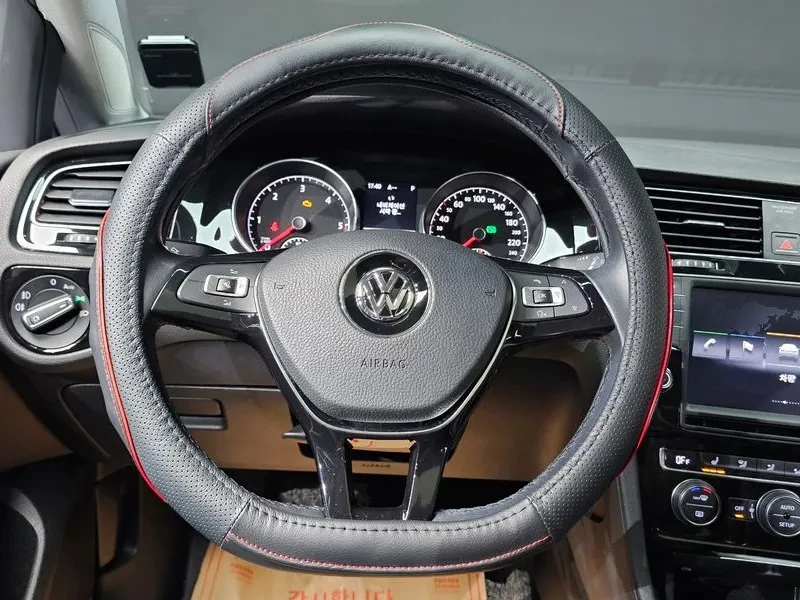VW Golf 2.0 TDI, снимка 14 - Автомобили и джипове - 54300712