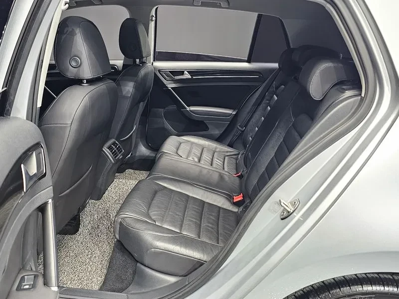 VW Golf 2.0 TDI, снимка 11 - Автомобили и джипове - 54300712