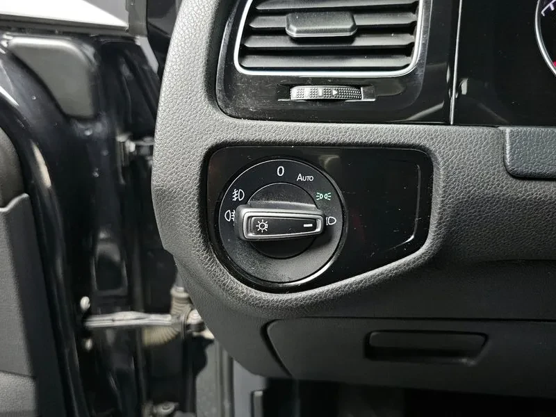 VW Golf 2.0 TDI, снимка 17 - Автомобили и джипове - 54302696
