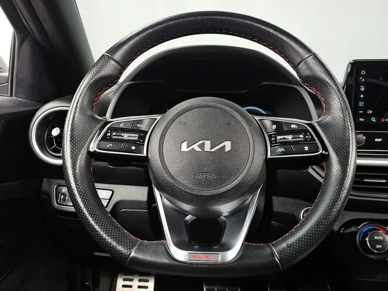 Kia K3 1.6 TURBO GT, снимка 13 - Автомобили и джипове - 55559125