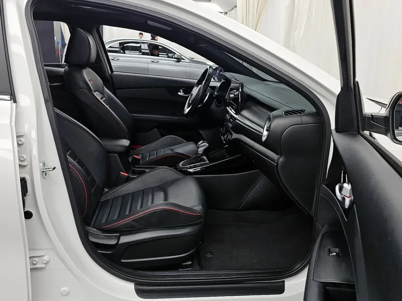 Kia K3 1.6 TURBO GT, снимка 11 - Автомобили и джипове - 55559125