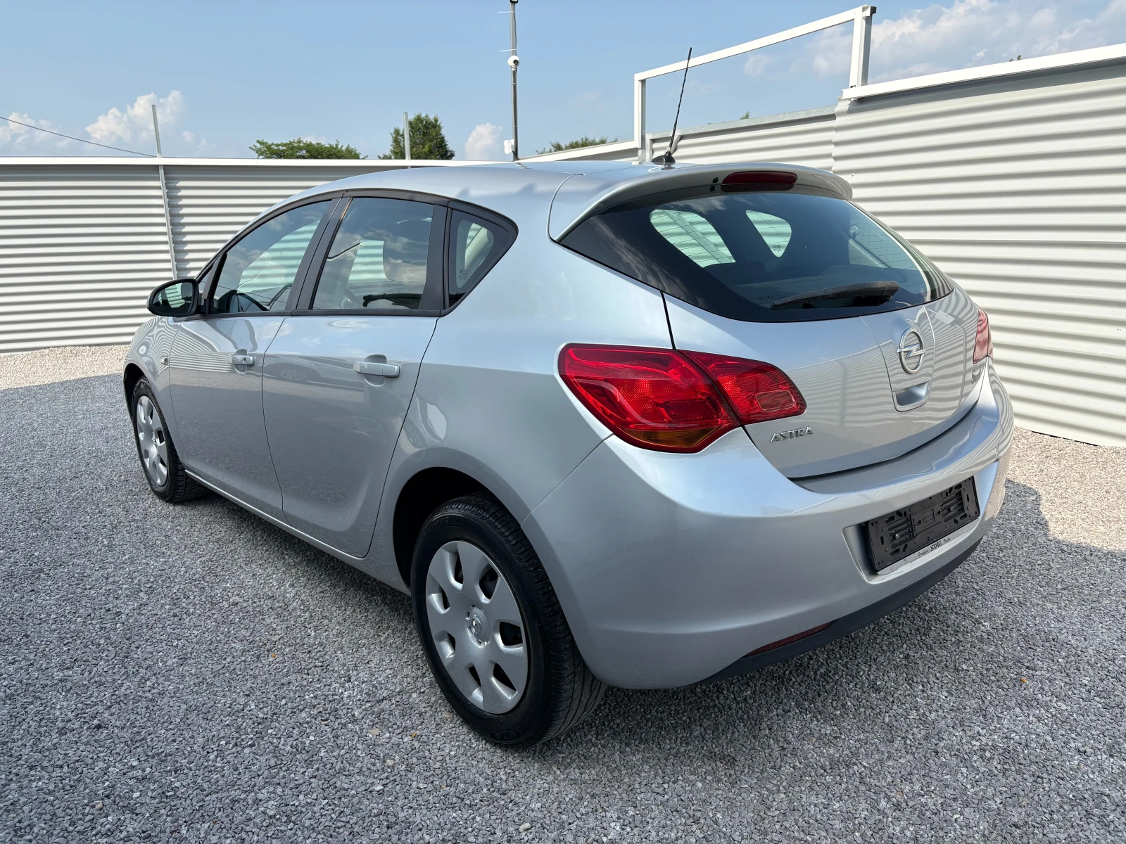 Opel Astra 1, 4i-101кс.-КАТО НОВА - изображение 6