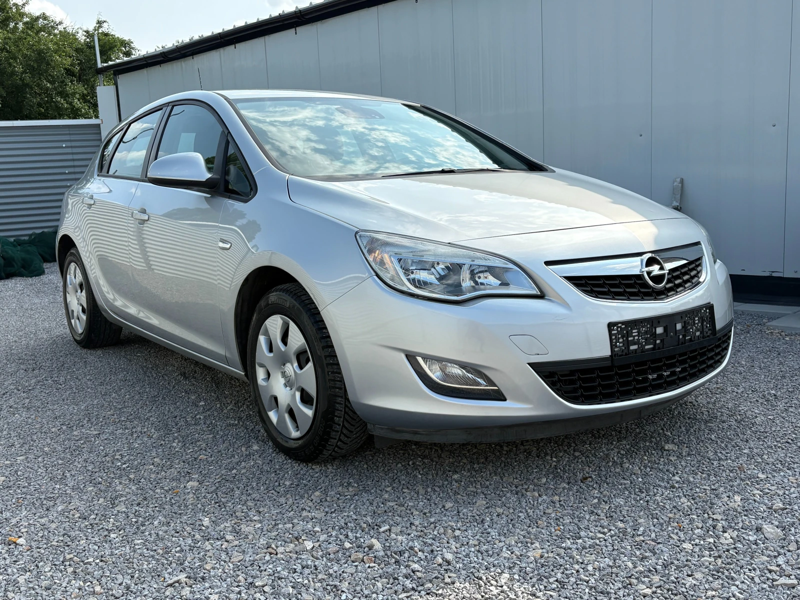 Opel Astra 1, 4i-101кс.-КАТО НОВА - изображение 2