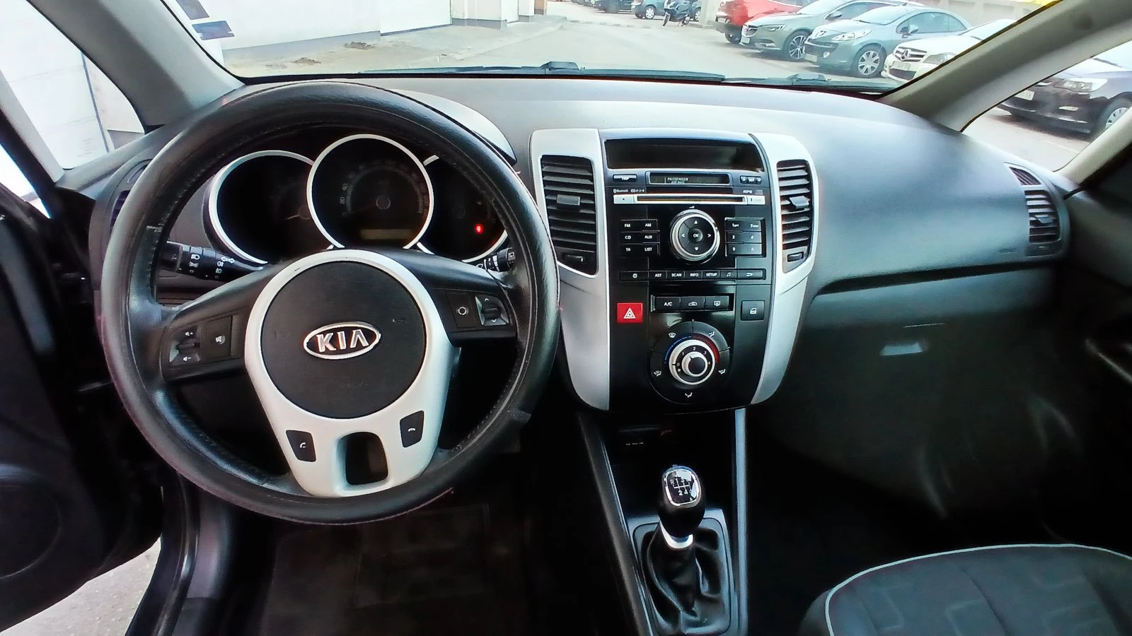 Kia Venga 1.4 CRDi - изображение 9