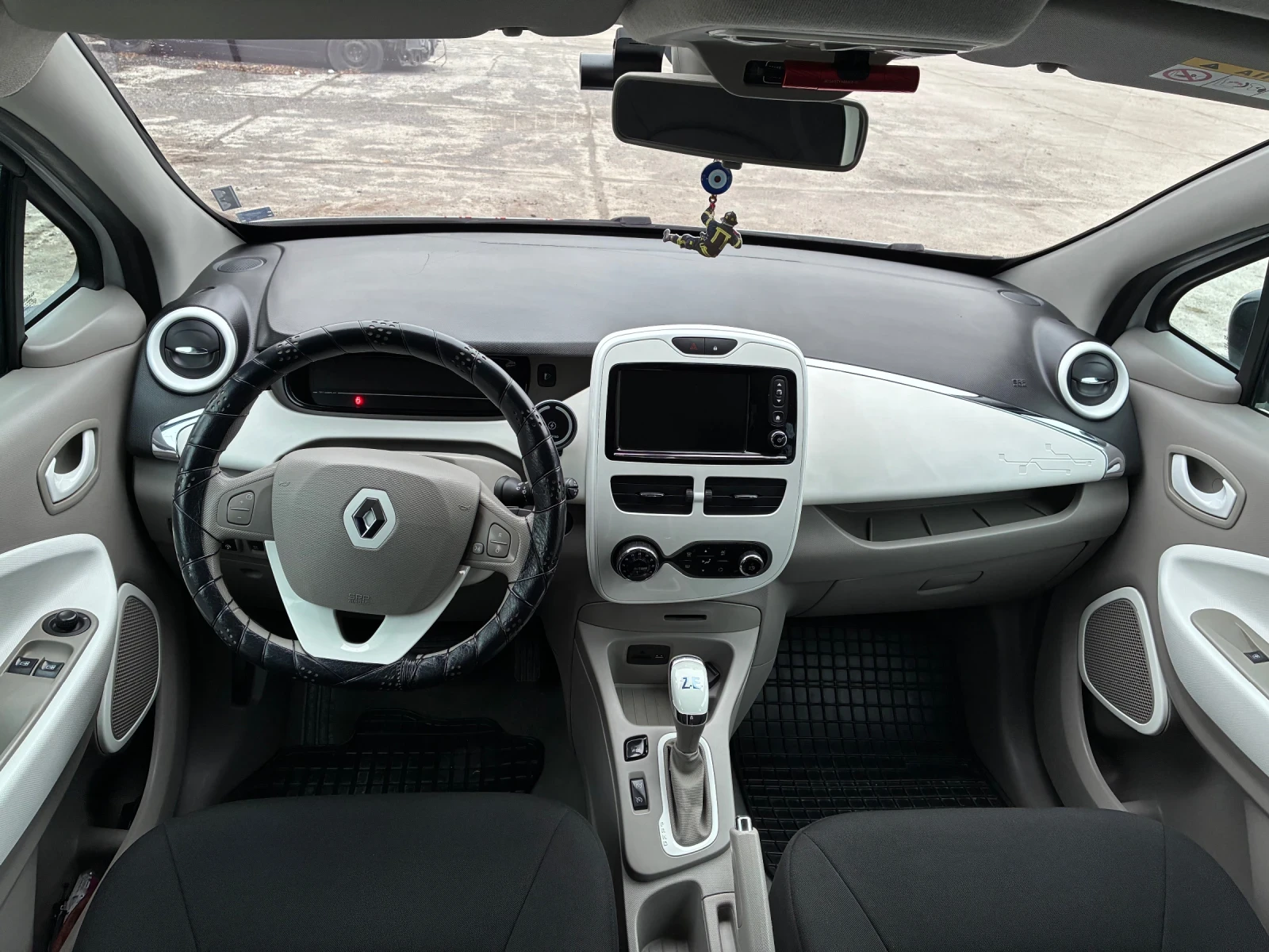 Renault Zoe Q210 - изображение 8