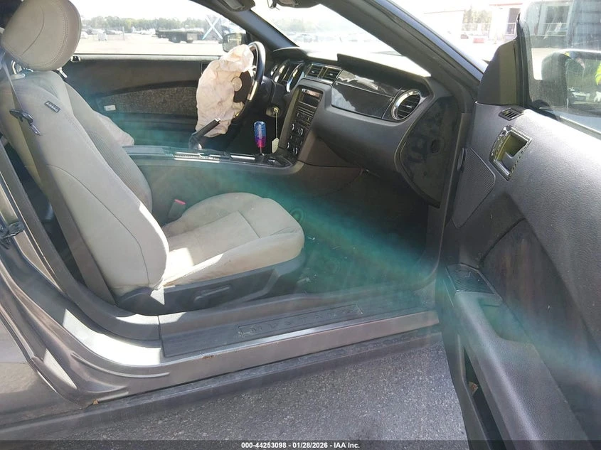 Ford Mustang 3.7L V-6 DOHC, VVT, 305HP Rear Wheel Drive | Mobile.bg � ����������� 5