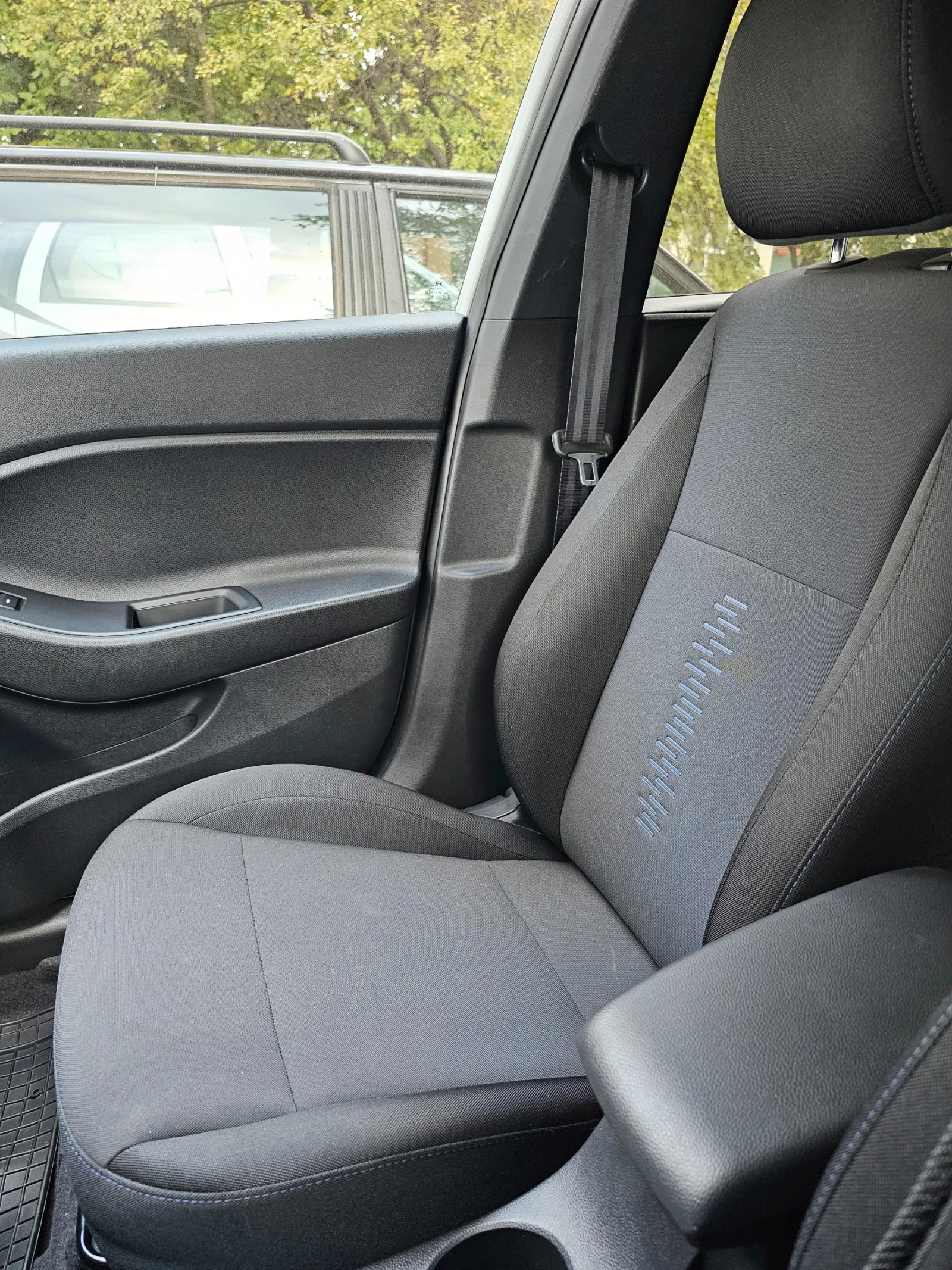 Hyundai I20 1.2 GO, снимка 15 - Автомобили и джипове - 54151042