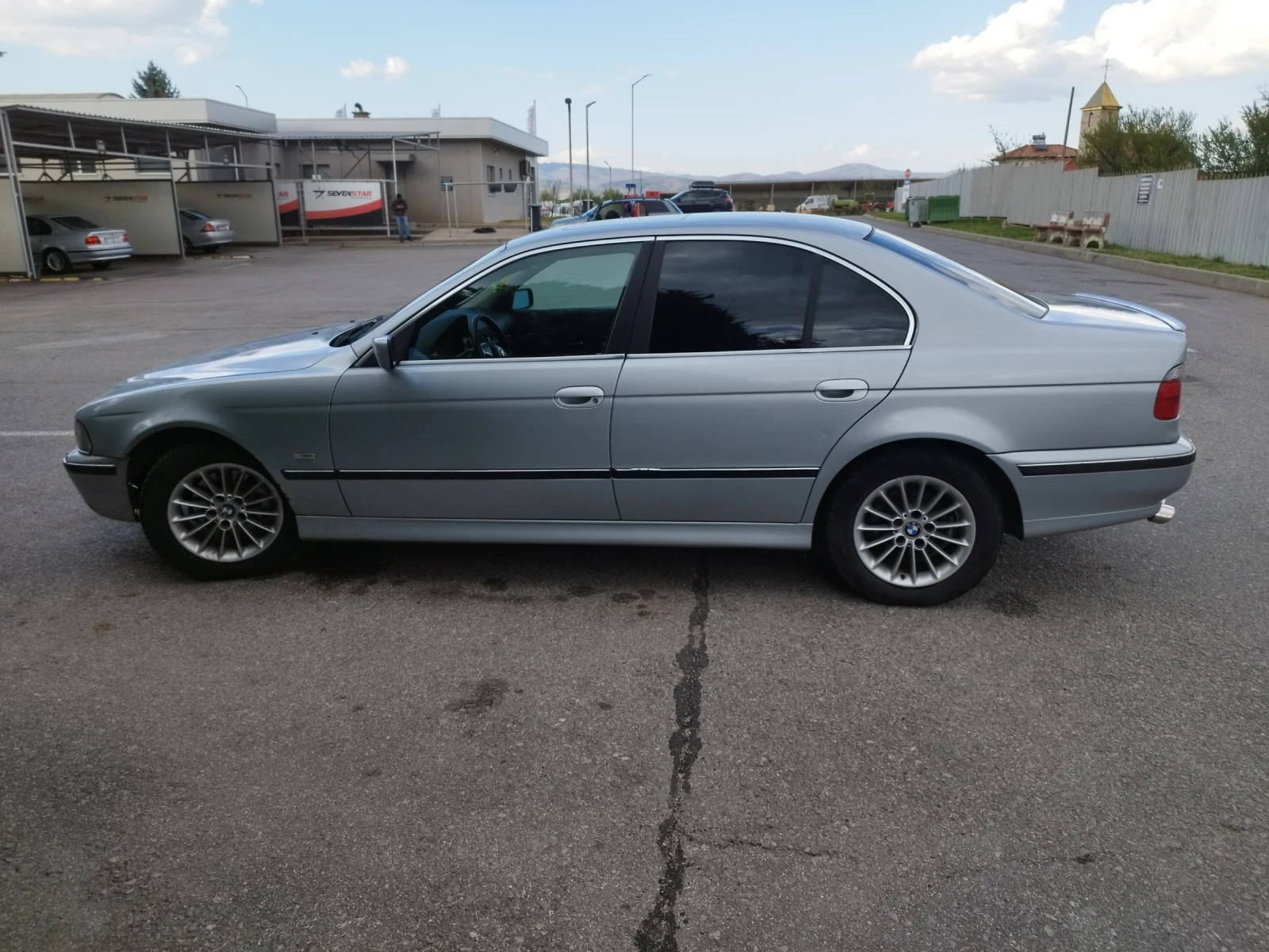 BMW 520, снимка 2 - Автомобили и джипове - 54230320