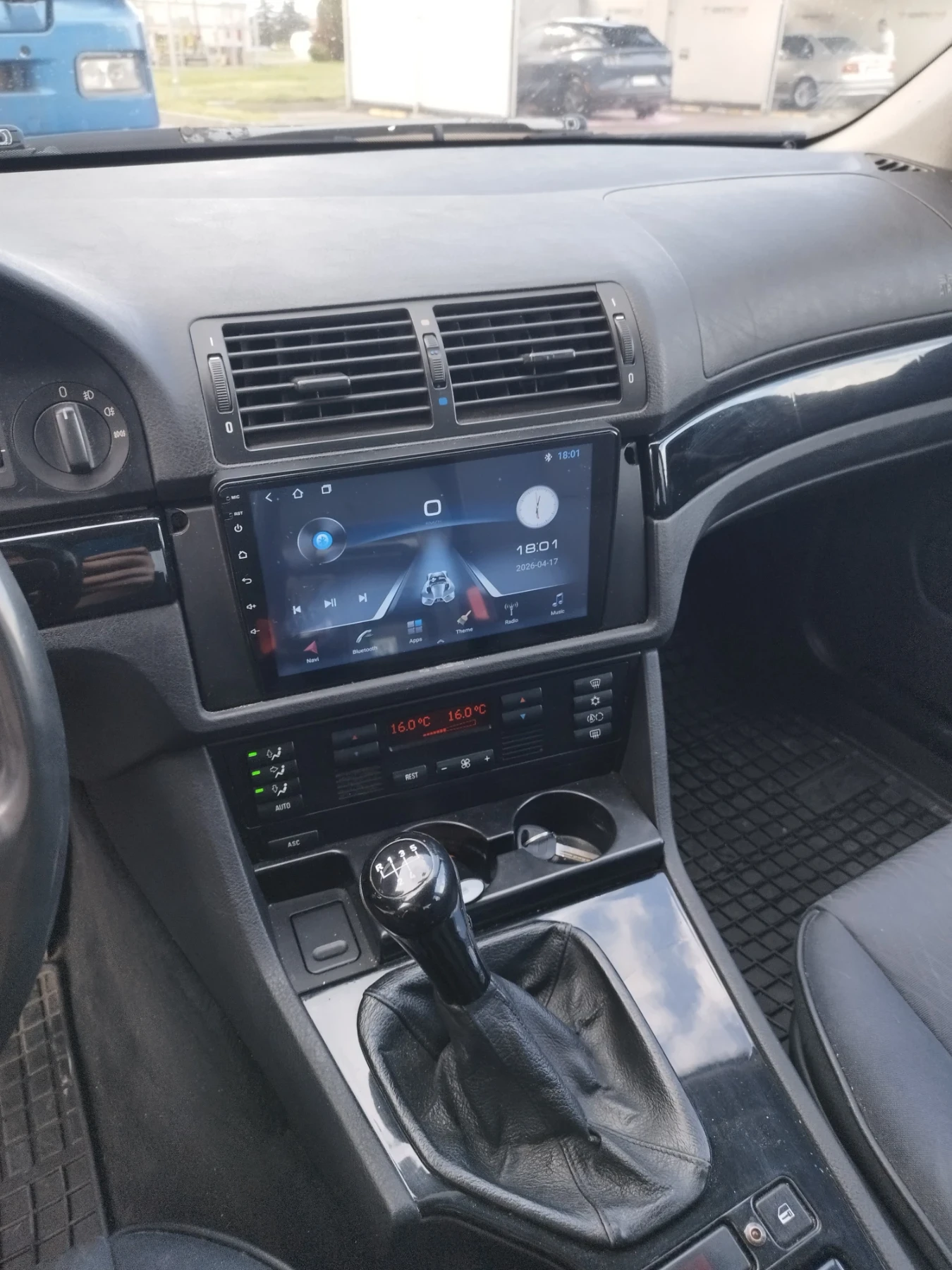 BMW 520, снимка 16 - Автомобили и джипове - 54230320