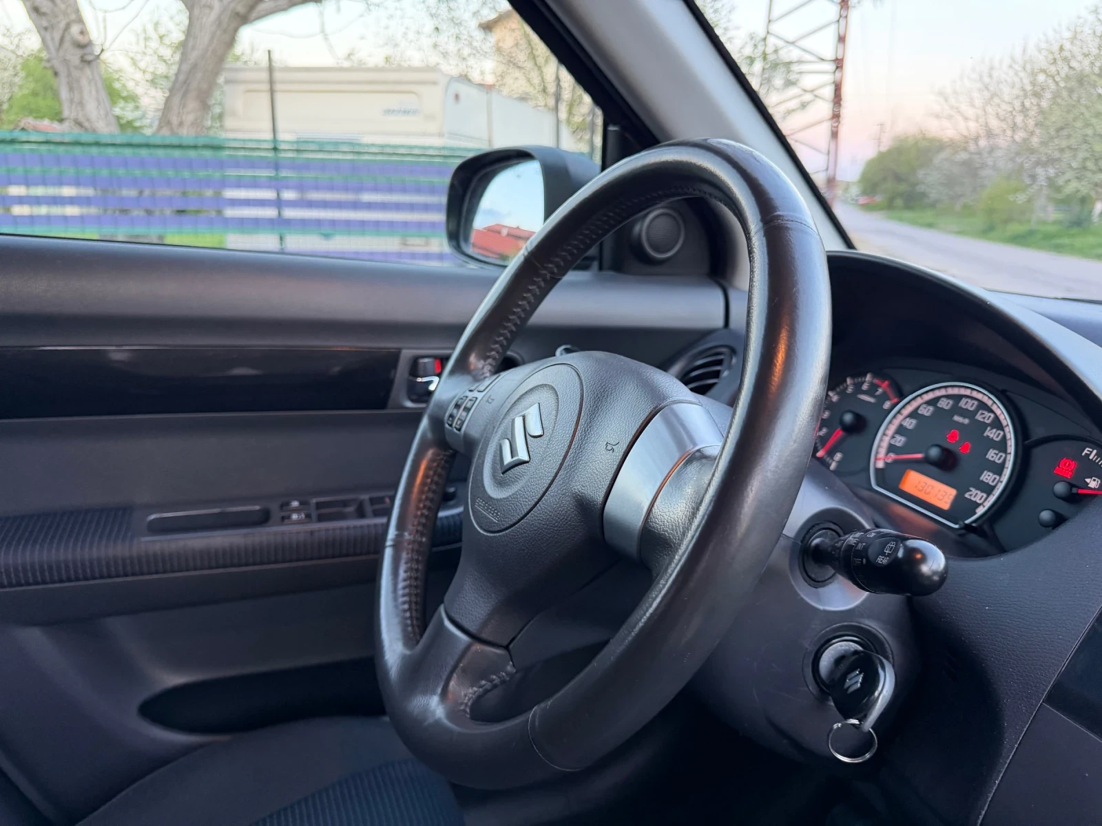 Suzuki Swift 1.3 4X4 130000�� | Mobile.bg � ����������� 14