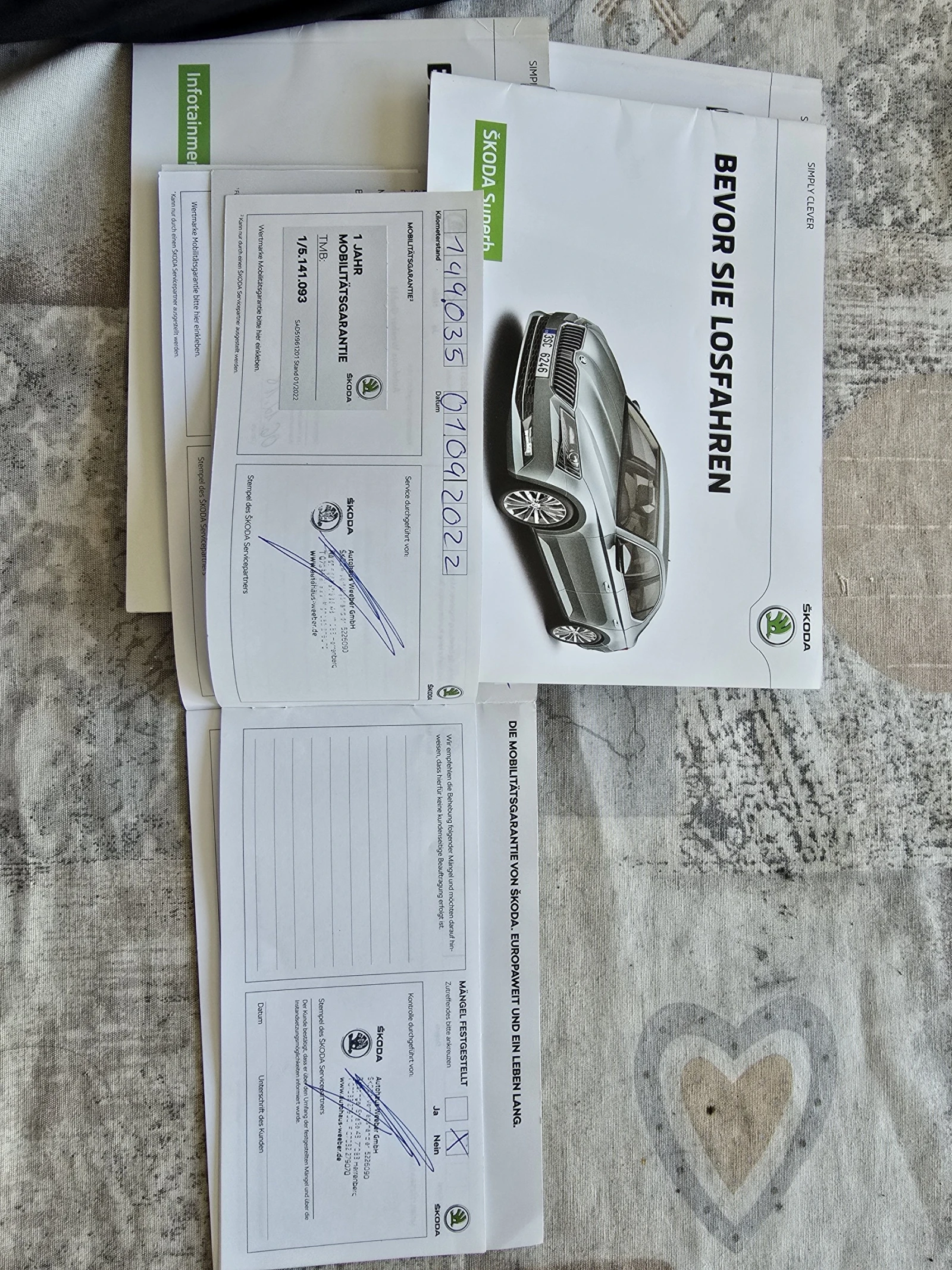 Skoda Superb DISTRONIK/2.0tdi/150hp, снимка 16 - Автомобили и джипове - 54253318
