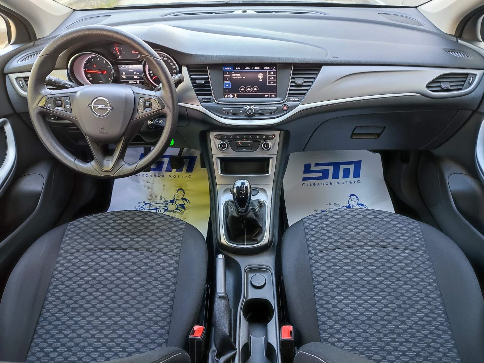 Opel Astra 1.2 Turbo (130hp) MT6, снимка 11 - Автомобили и джипове - 54405414