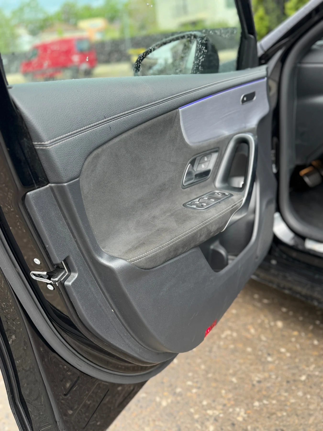 Mercedes-Benz A 250 Plug-in AMG-Line, снимка 8 - Автомобили и джипове - 54579846