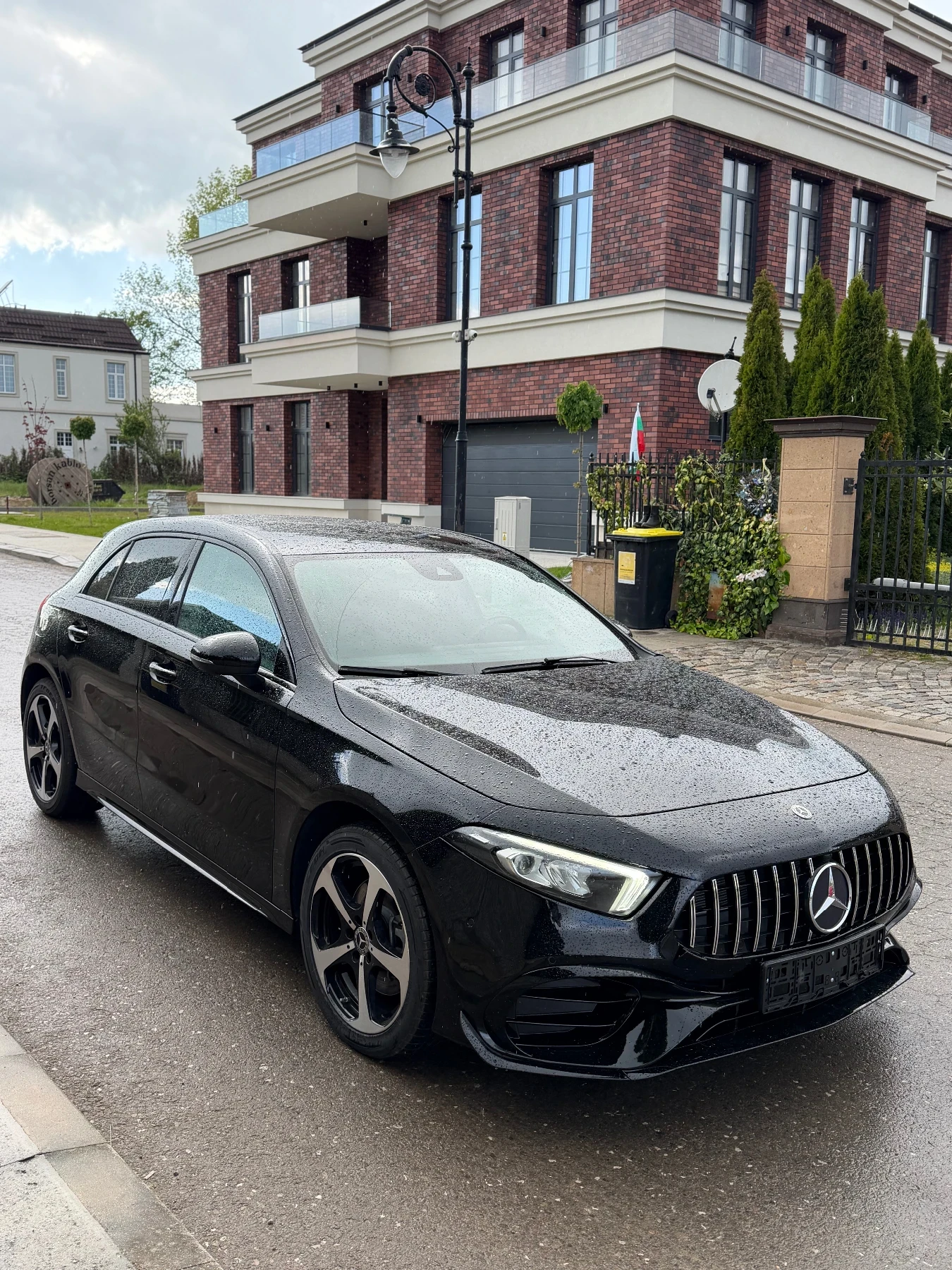 Mercedes-Benz A 250 Plug-in AMG-Line, снимка 2 - Автомобили и джипове - 54579846
