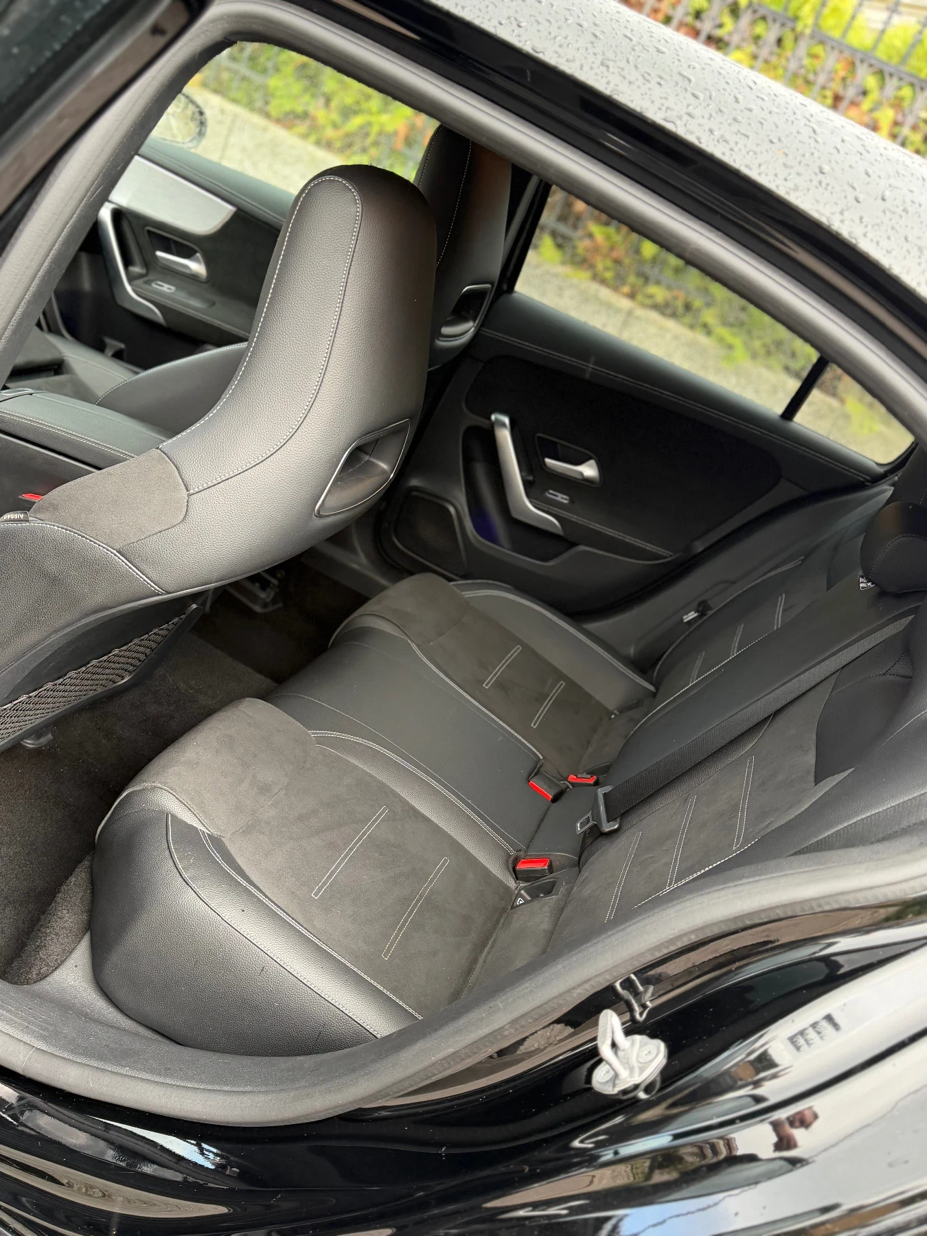 Mercedes-Benz A 250 Plug-in AMG-Line, снимка 9 - Автомобили и джипове - 54579846