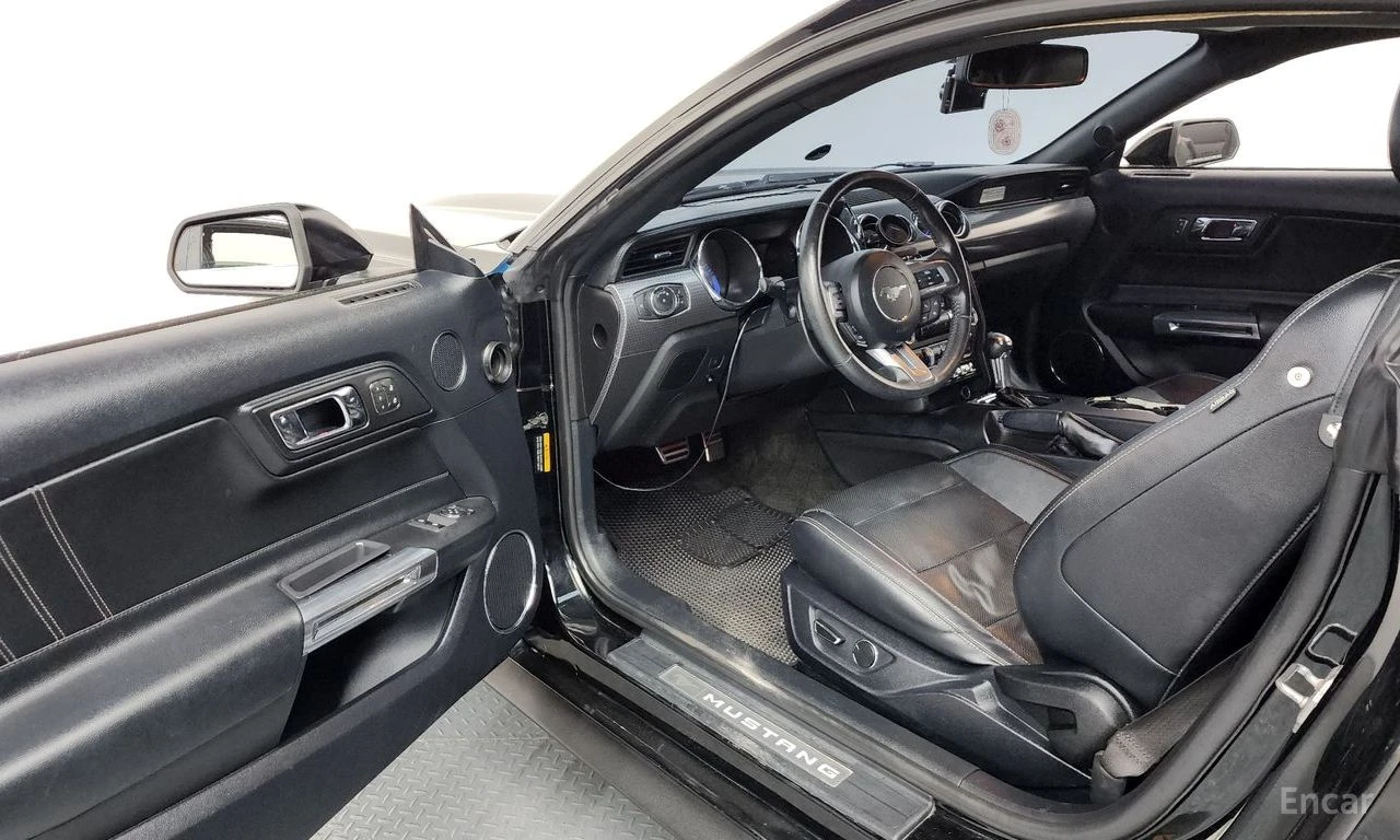 Ford Mustang 2.3 Eco Boost* КОЖА* NAVI* ПОДГРЕВ* ОБДУХВАНЕ* , снимка 6 - Автомобили и джипове - 54807813