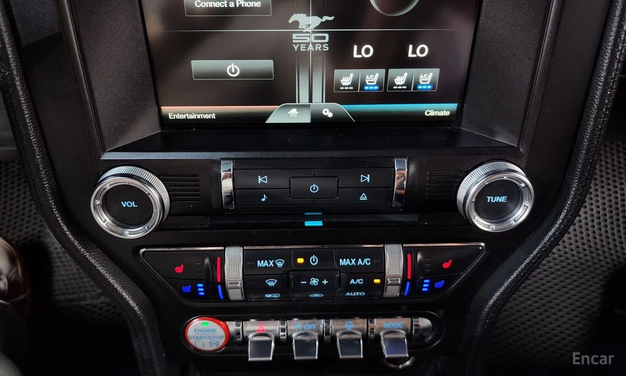 Ford Mustang 2.3 Eco Boost* КОЖА* NAVI* ПОДГРЕВ* ОБДУХВАНЕ* , снимка 13 - Автомобили и джипове - 54807813