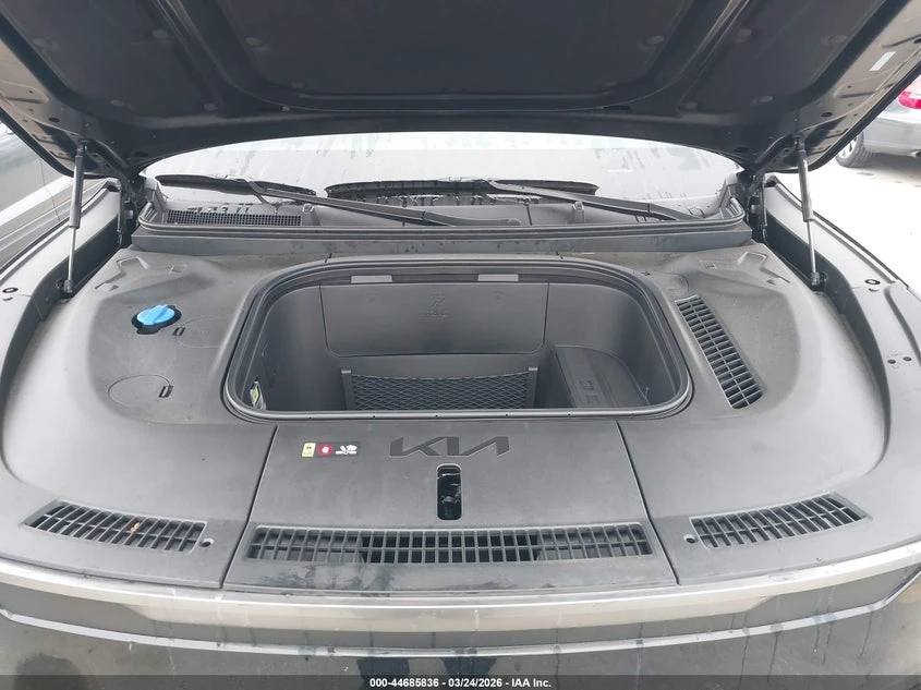 Kia EV9 Light Long Range, снимка 10 - Автомобили и джипове - 54832947