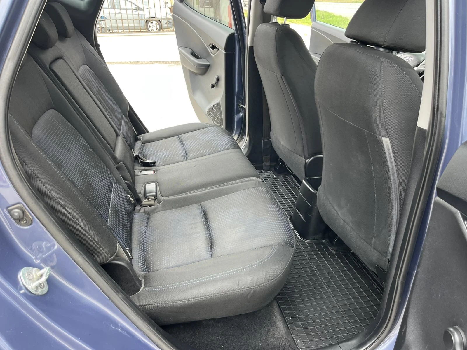 Hyundai Ix20 1.4CRDI EURO 5A 6 �������� ��������� ���� ������ | Mobile.bg � ����������� 10