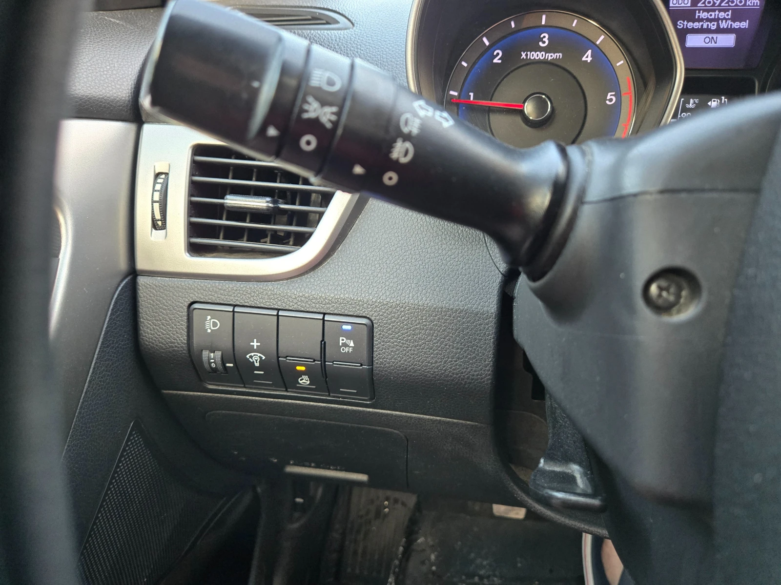 Hyundai I30 CRDI Германия Клима Парктроник Подгрев Led, снимка 17 - Автомобили и джипове - 55064123