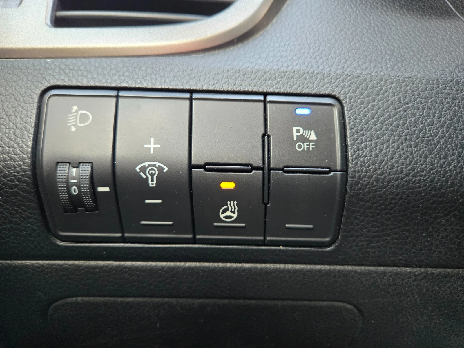 Hyundai I30 CRDI Германия Клима Парктроник Подгрев Led, снимка 16 - Автомобили и джипове - 55064123