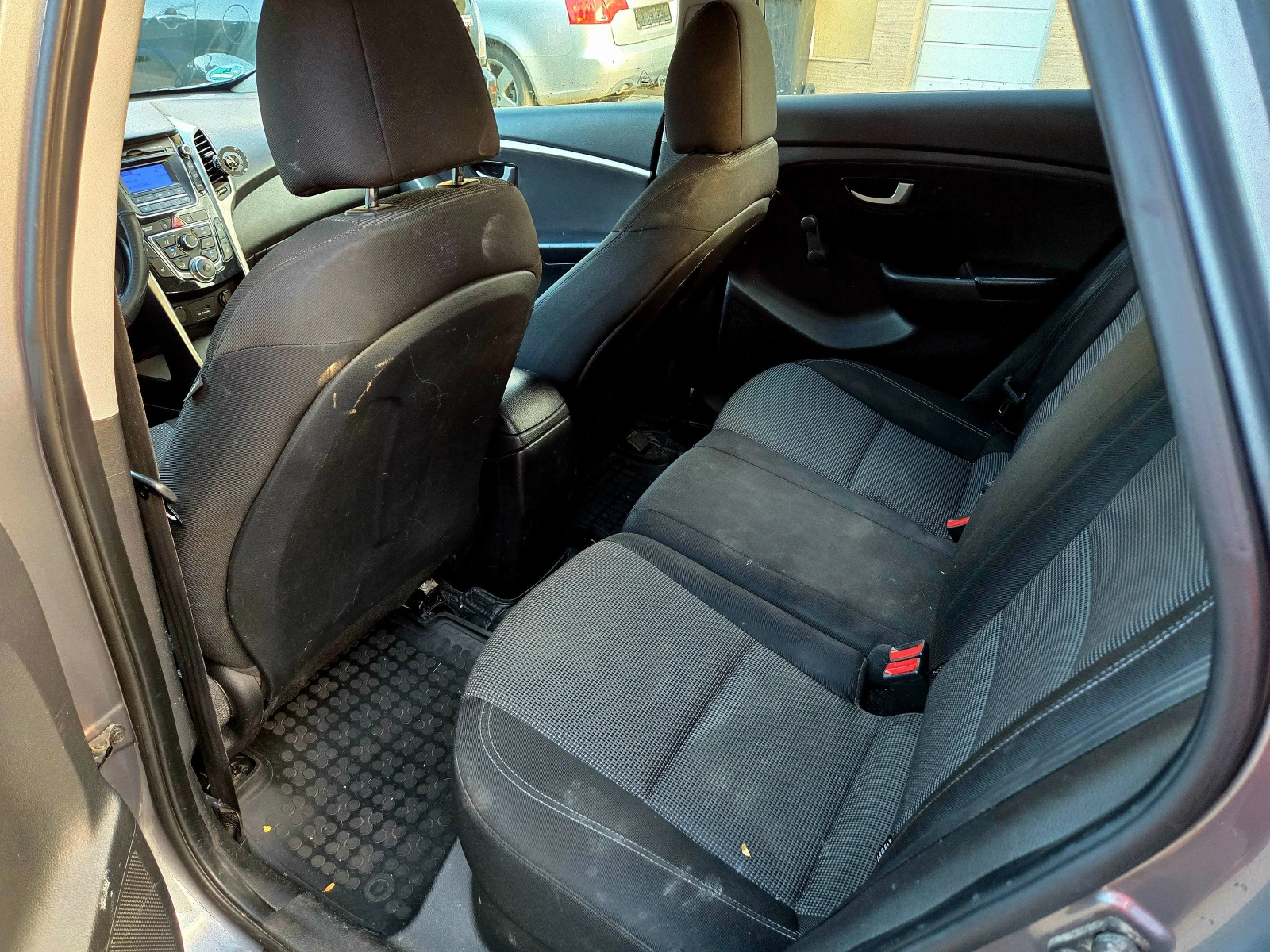 Hyundai I30 CRDI Германия Клима Парктроник Подгрев Led, снимка 10 - Автомобили и джипове - 55064123