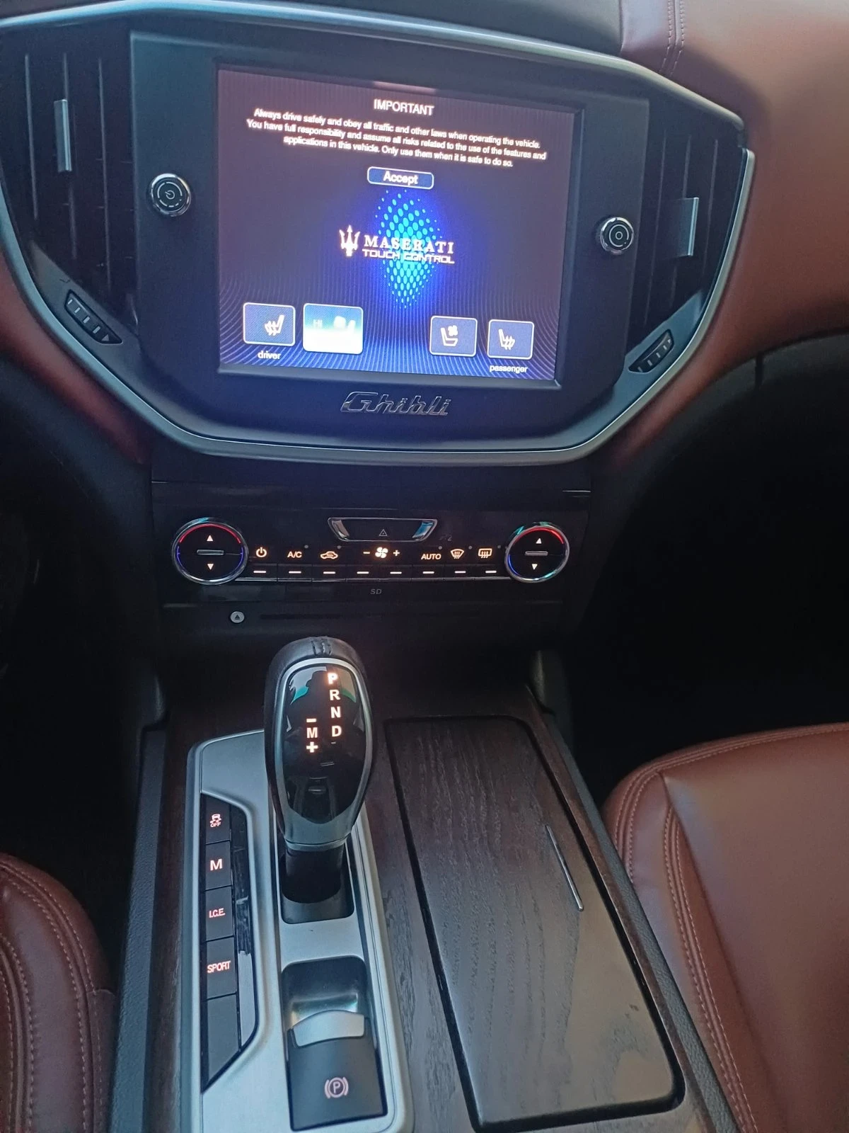 Maserati Ghibli, снимка 9 - Автомобили и джипове - 55342476