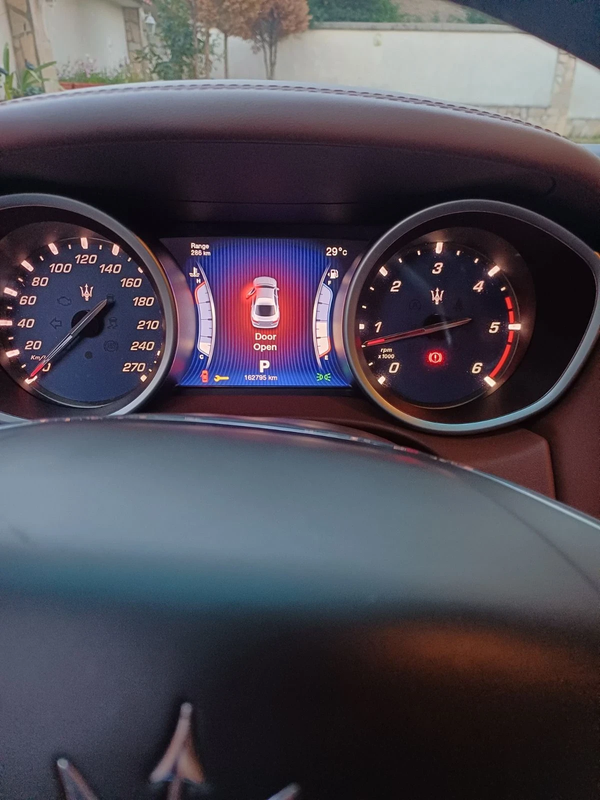 Maserati Ghibli, снимка 8 - Автомобили и джипове - 55342476