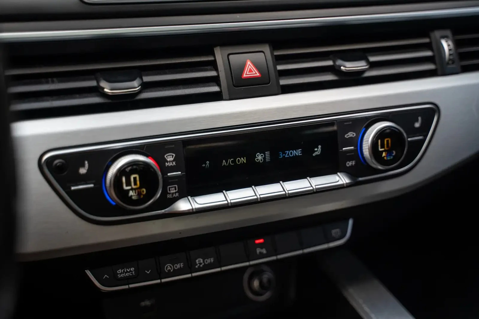 Audi A4 PROGRESSIV S LINE ЦЕНА ДО БЪЛГАРИЯ АВТОКРЕДИТ, снимка 15 - Автомобили и джипове - 55779340