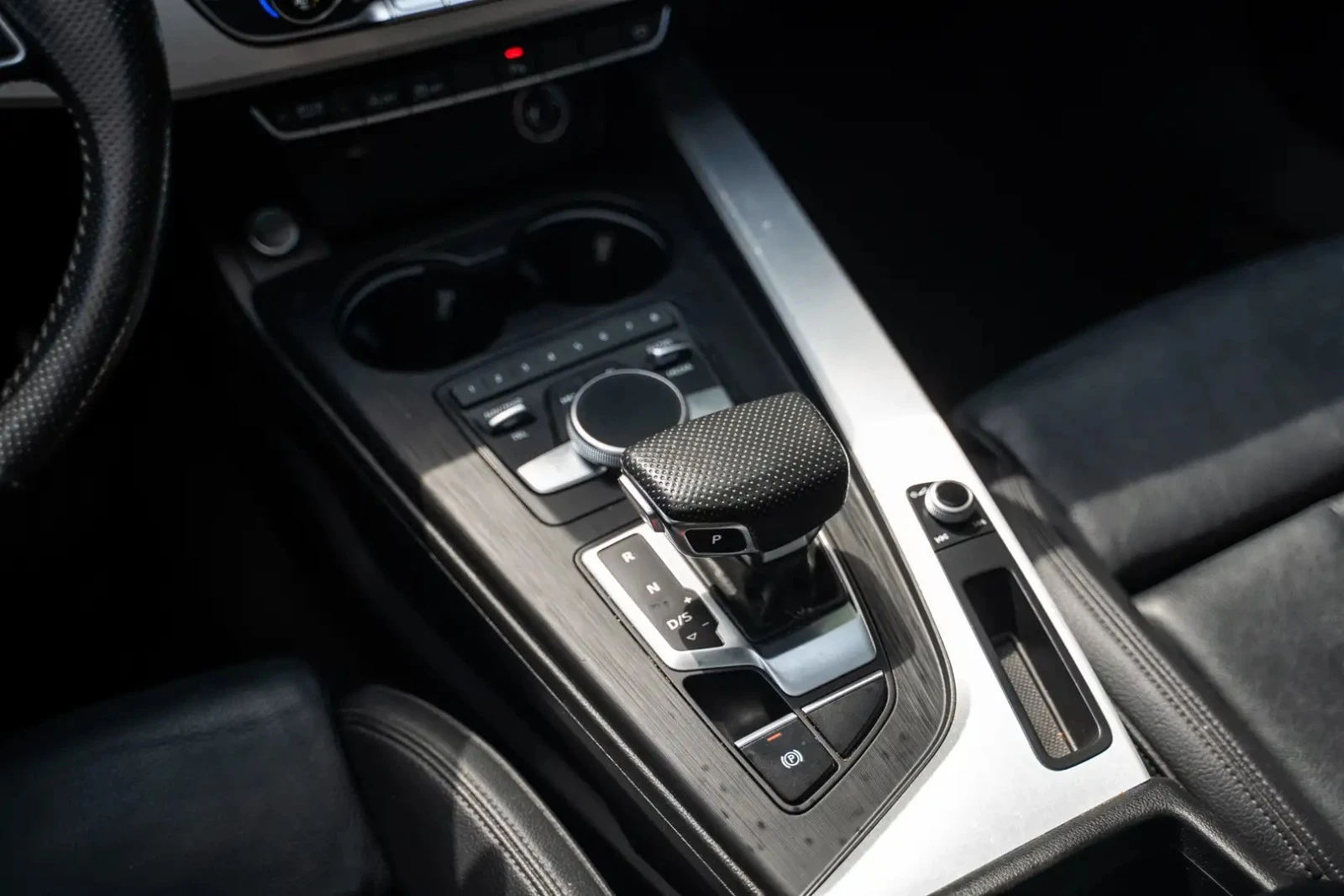Audi A4 PROGRESSIV S LINE ЦЕНА ДО БЪЛГАРИЯ АВТОКРЕДИТ, снимка 16 - Автомобили и джипове - 55779340