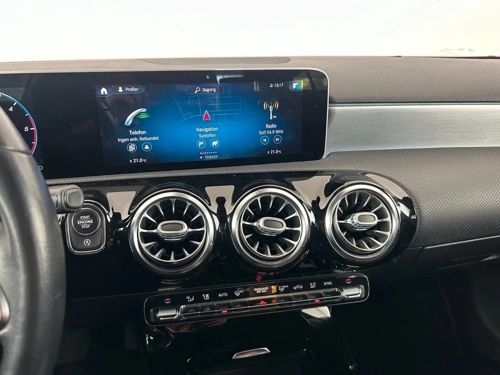 Mercedes-Benz A 180 d AMG-Line, снимка 8 - Автомобили и джипове - 55830232