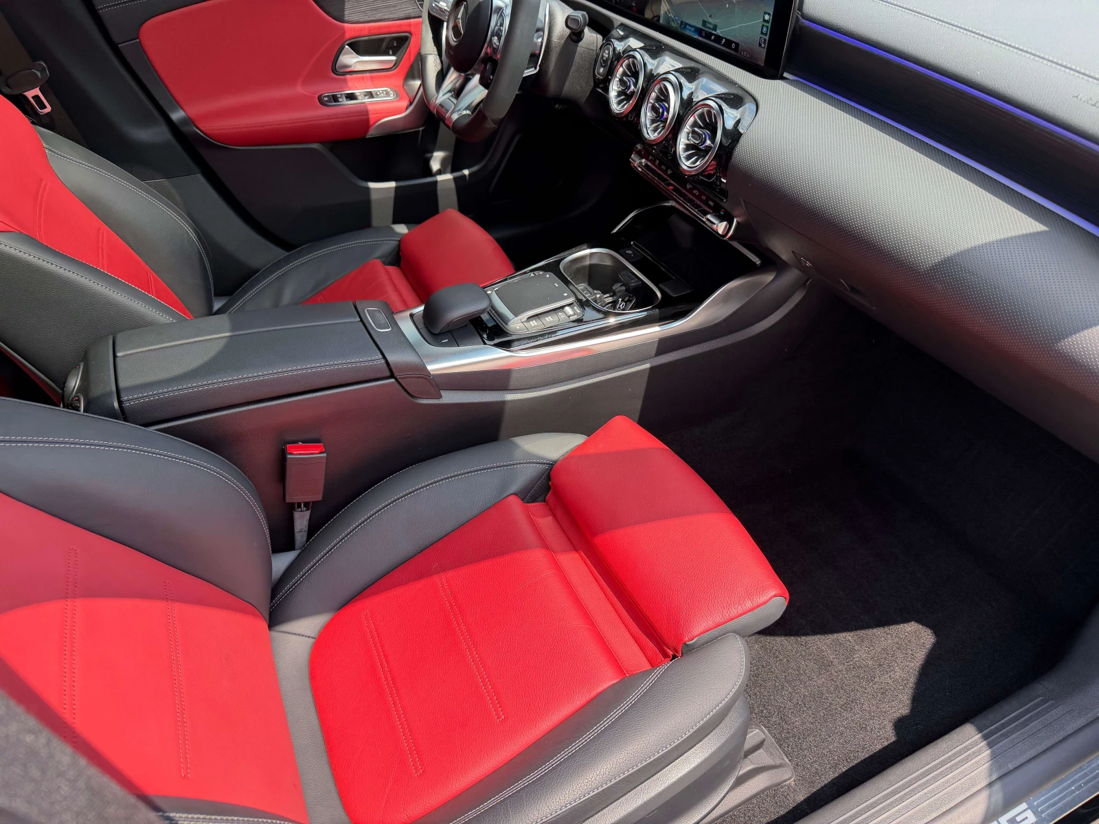 Mercedes-Benz CLA * 35 AMG 35 AMG 1 Owner Clean Carfax Red Leather *, снимка 16 - Автомобили и джипове - 55872451