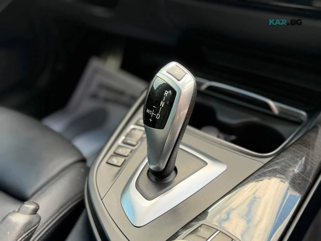 BMW 330 xDrive * M-Sport * АвтоКредит * (ЦЕНА ДО БГ) * , снимка 12 - Автомобили и джипове - 56085703