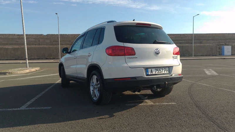 VW Tiguan 2.00 TDI 4x4, снимка 5 - Автомобили и джипове - 48343733