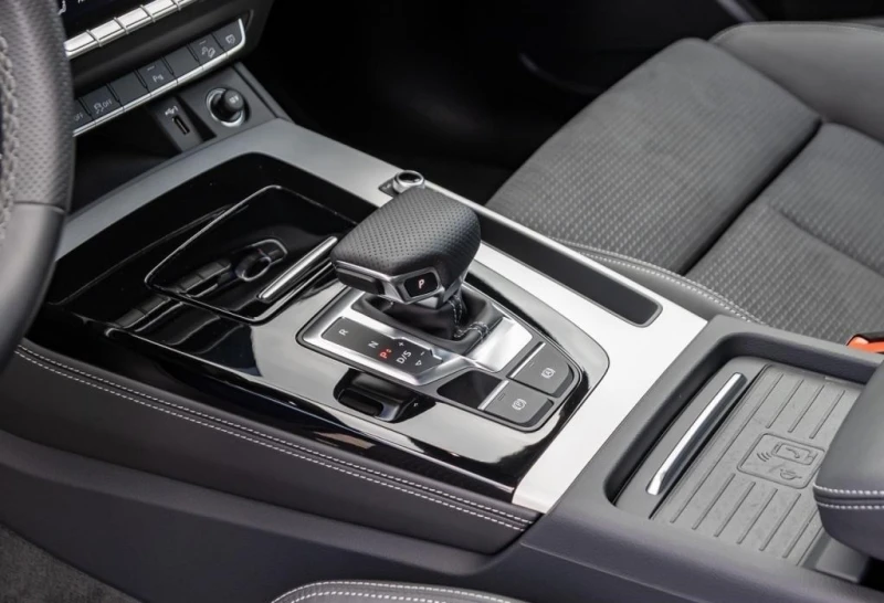 Audi Q5 40TFSI* QUATTRO* S-LINE* PANO* DISTR* MATRIX* CAM*, снимка 11 - Автомобили и джипове - 52438832