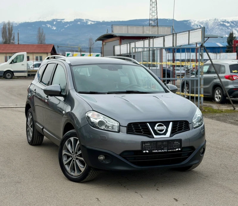 Nissan Qashqai 2.0i Premium keyless go Panorama 4x4 7mesta, снимка 2 - Автомобили и джипове - 53565913