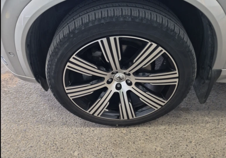 Volvo Xc90 B6* ULTIMATE* ОБДУХ* HUD* ADAPTIVE CRUISE* 7-месте, снимка 14 - Автомобили и джипове - 56294093