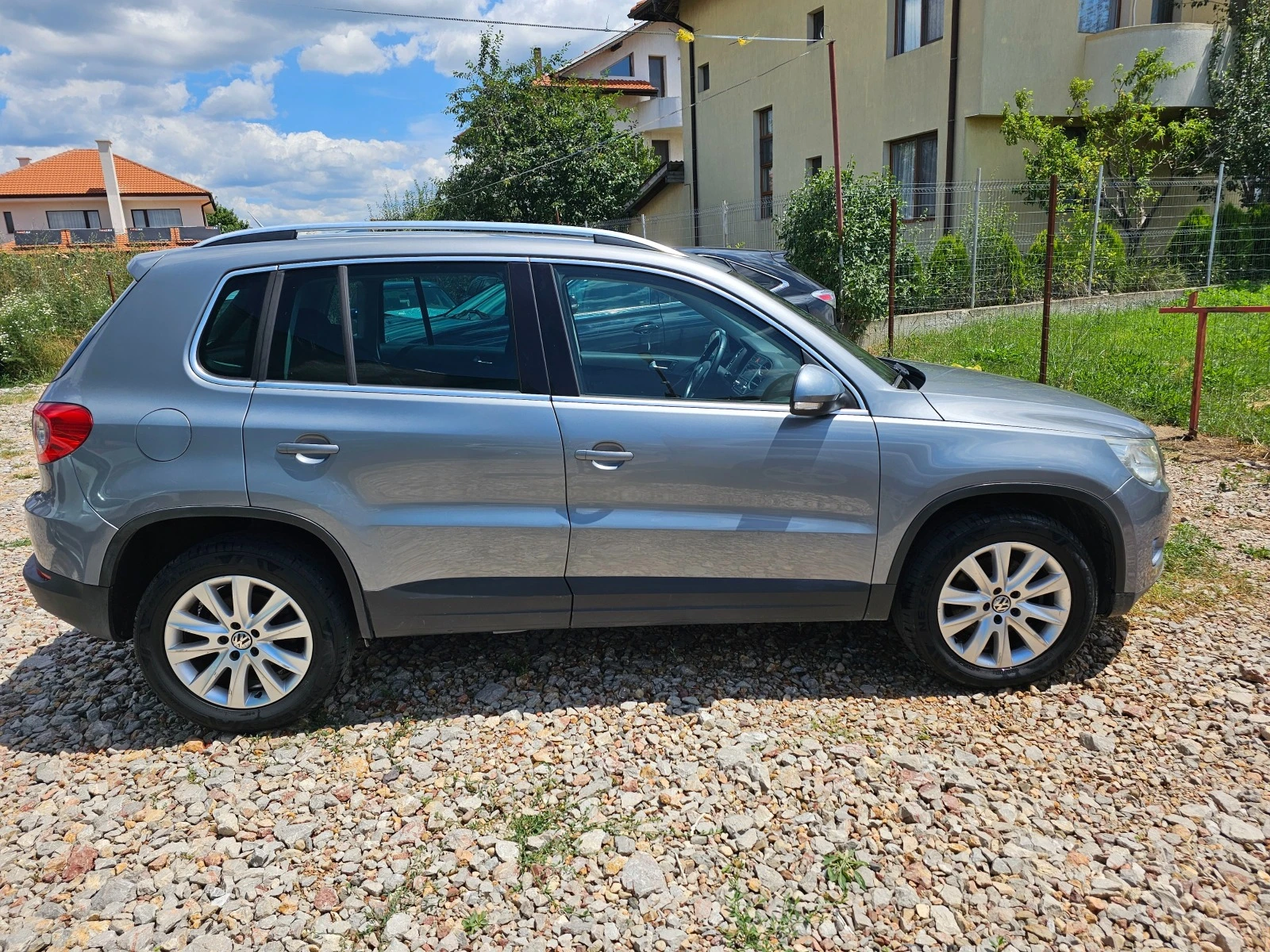 VW Tiguan 2.0TDI 6 скорости 4х4 - изображение 4