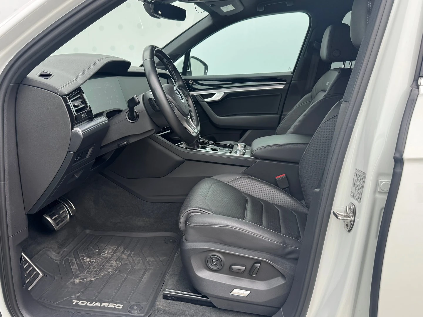 VW Touareg V6 TDI BMT 4MOTION - изображение 6