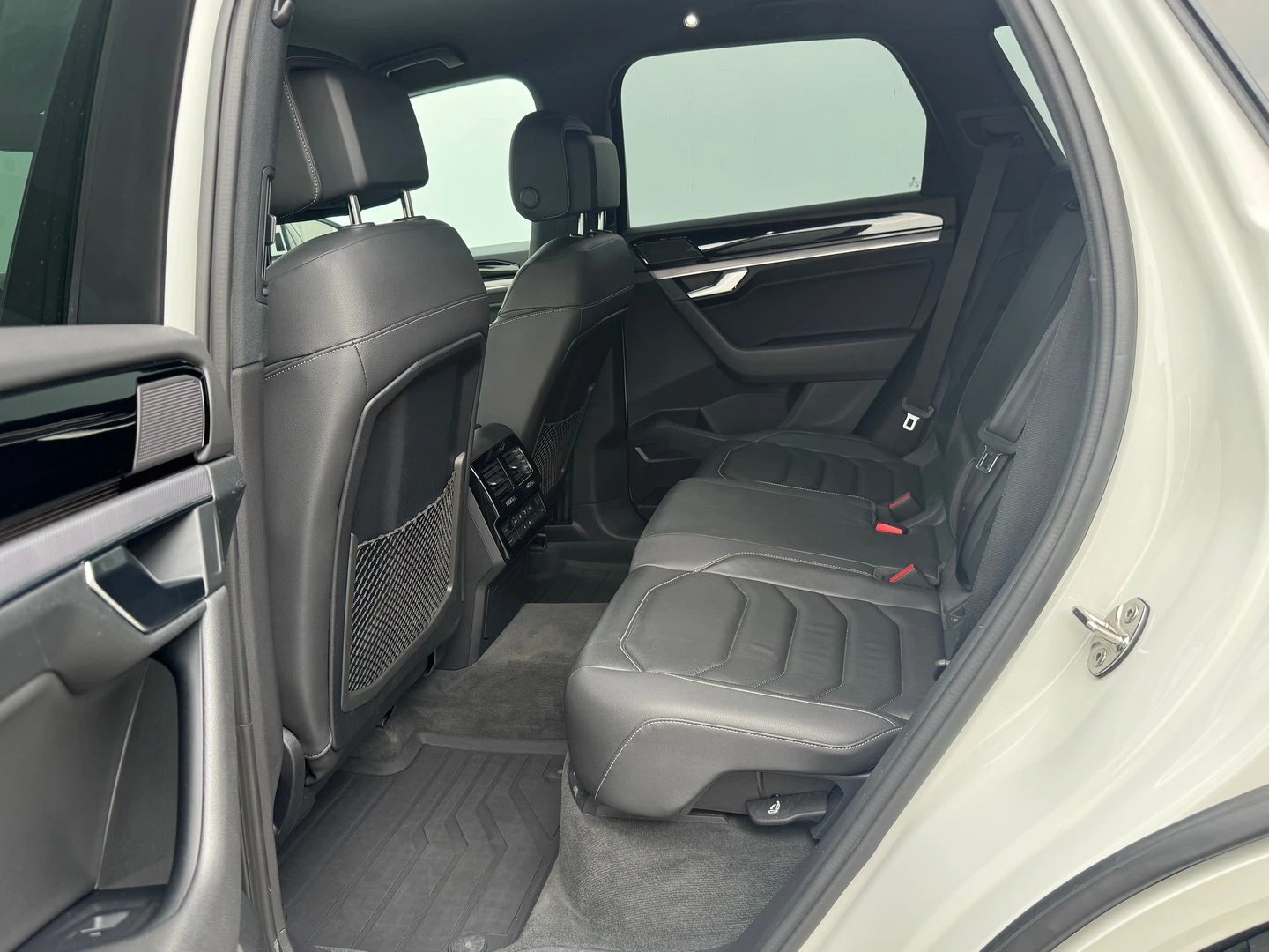 VW Touareg V6 TDI BMT 4MOTION - изображение 8