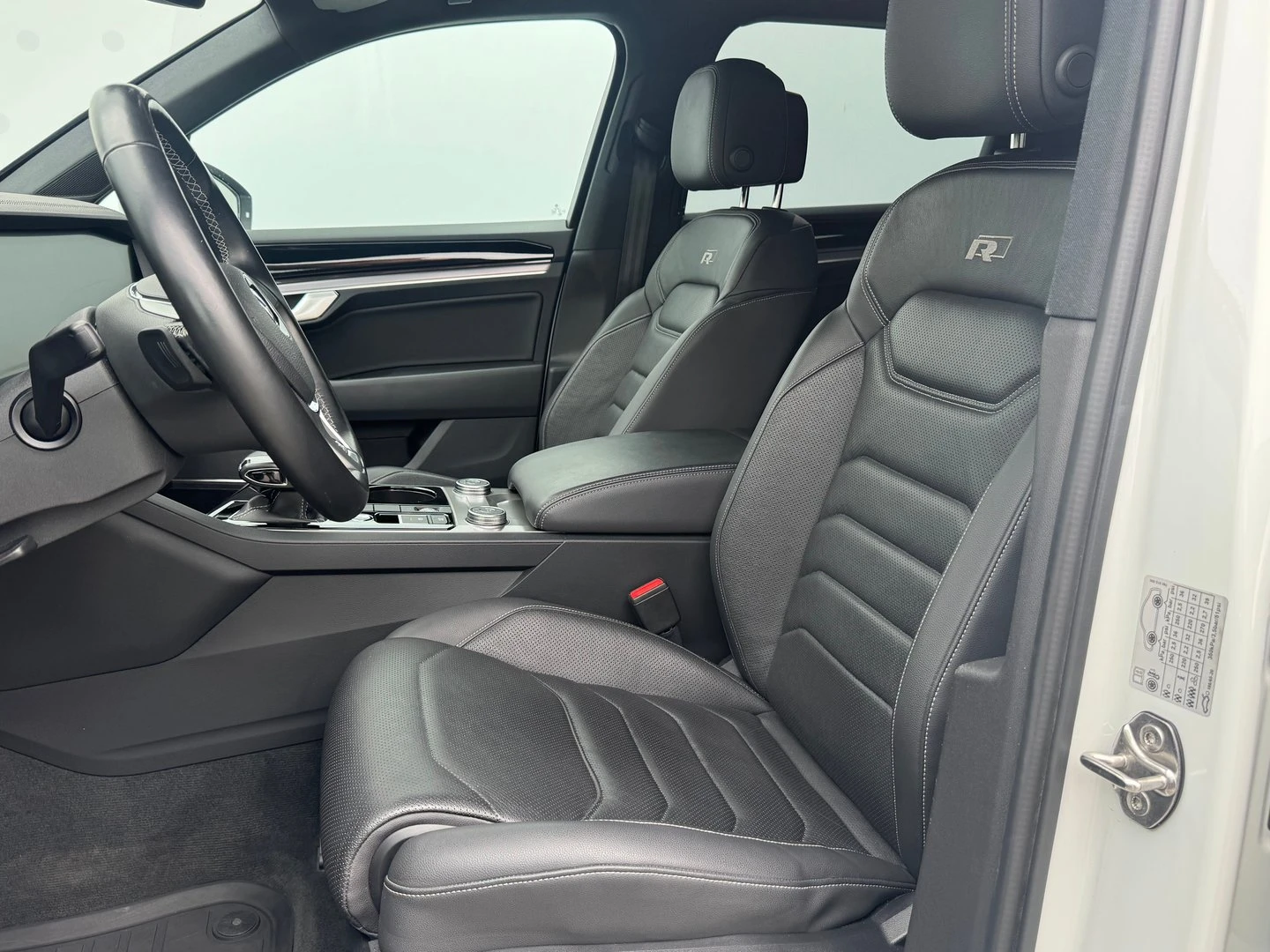 VW Touareg V6 TDI BMT 4MOTION - изображение 9