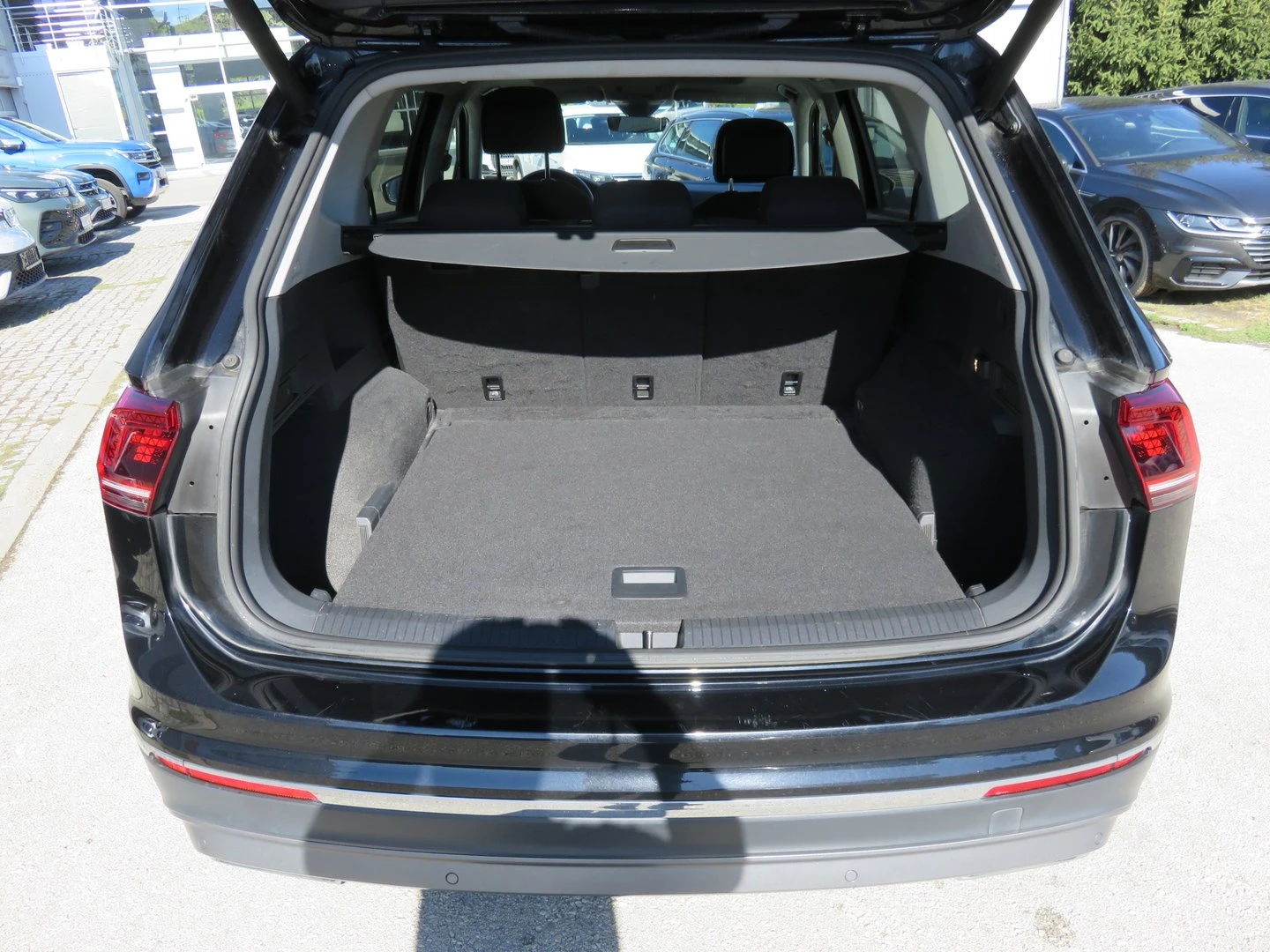 VW Tiguan LWB Highline 2.0TSI 4MOTION BMT - изображение 6