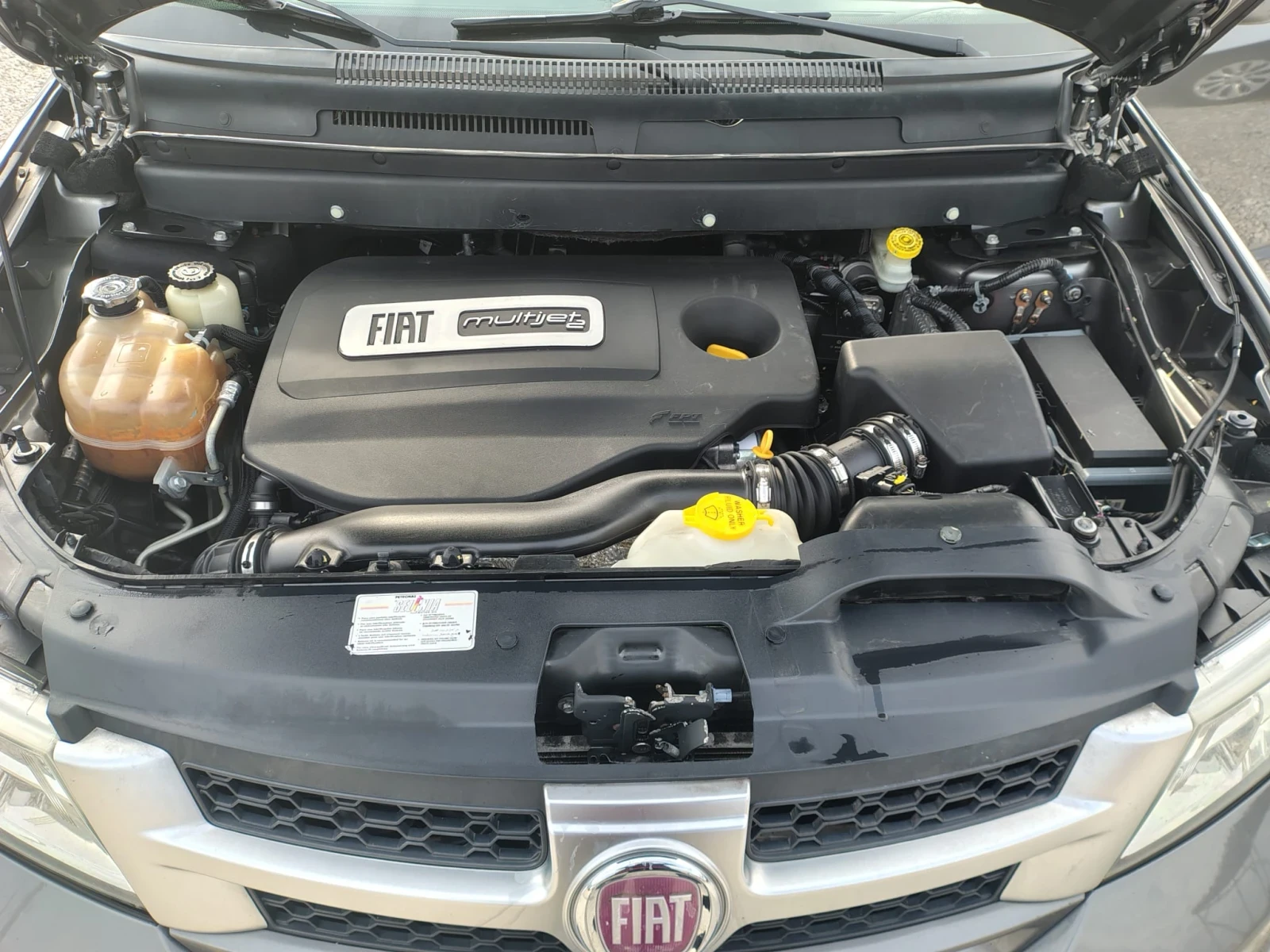 Fiat Freemont 2.0 Multijet 4X4 DVD 7места , снимка 15 - Автомобили и джипове - 53696876