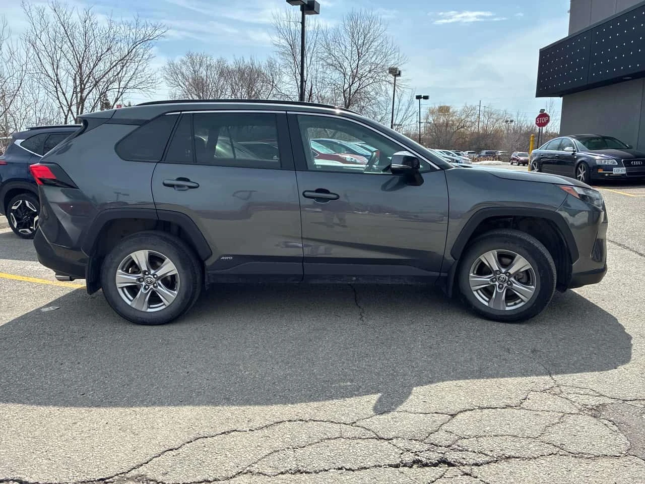 Toyota Rav4 * Hybrid XLE * ПРЕДСТАВИТЕЛСТВО * ПОДГРЕВИ * КАМЕР, снимка 3 - Автомобили и джипове - 54085237