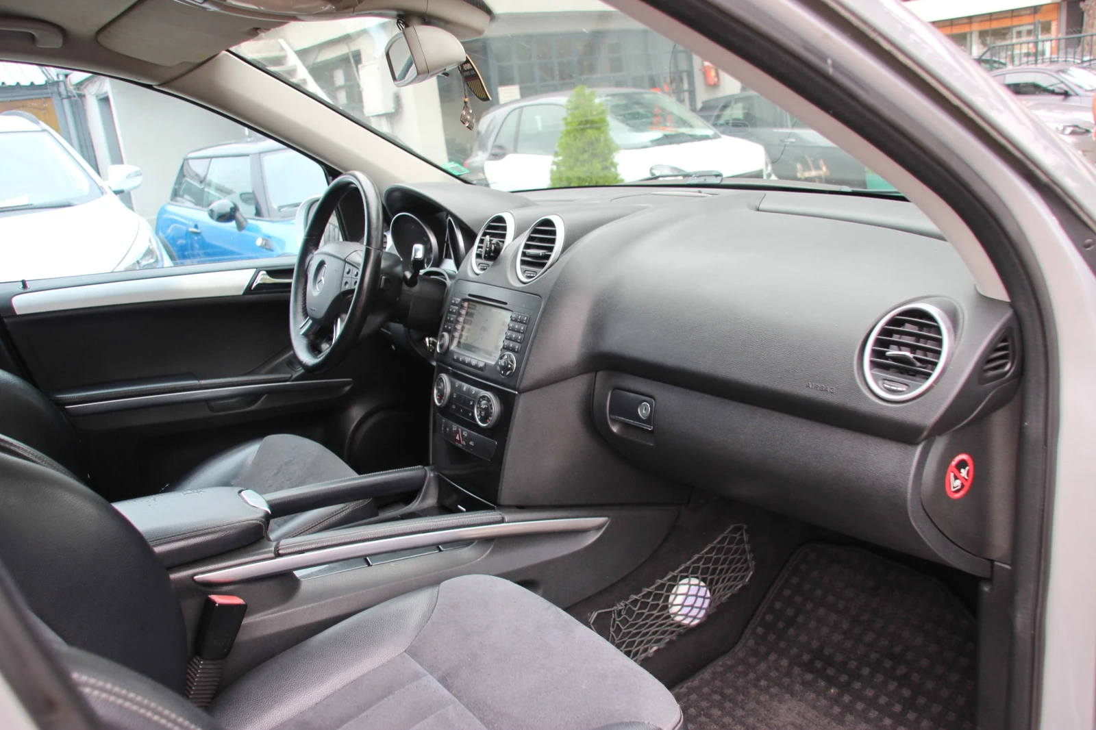 Mercedes-Benz ML 320 CDI , снимка 10 - Автомобили и джипове - 54216777