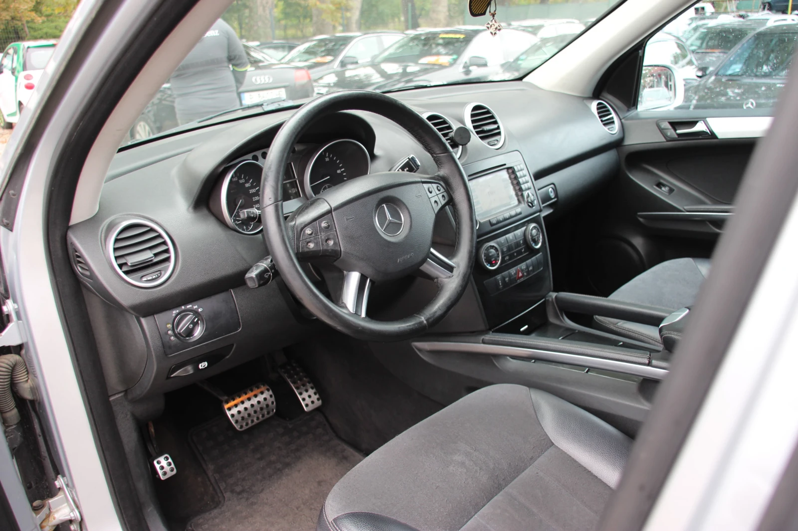 Mercedes-Benz ML 320 CDI , снимка 9 - Автомобили и джипове - 54216777